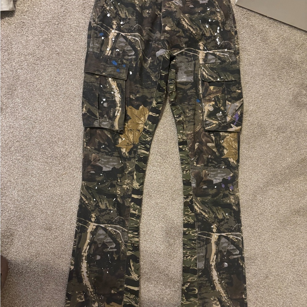 MNML Camouflage Cargo Pants